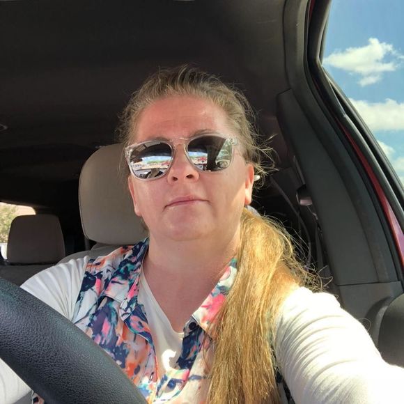 Meet your Posher, Rebecca - Picture 2 of 4